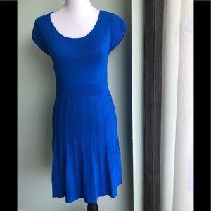 Laundry by Shelli Segal short sleeve knit sweater dress